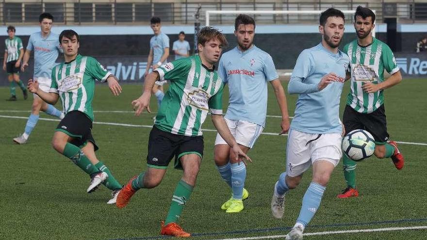 Imagen de la visita del Colindres este año al Celta juvenil. // Alba Villar