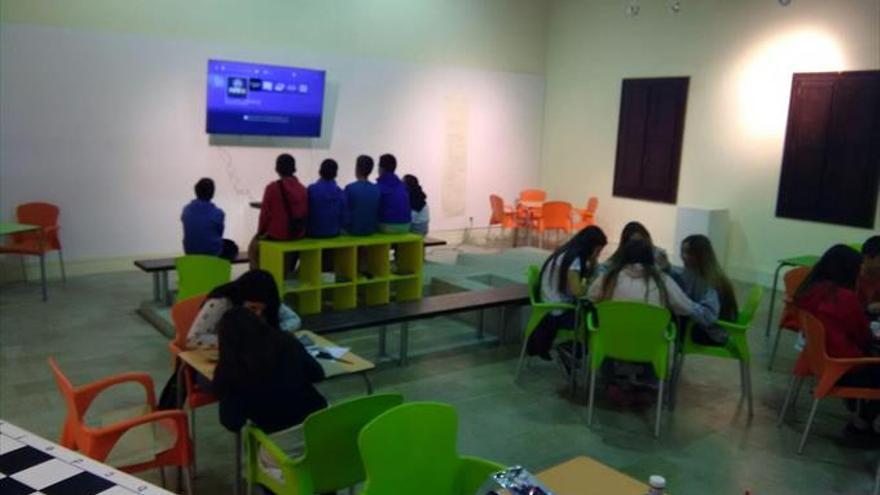 Nace el espacio joven de la localidad en la sala de exposiciones