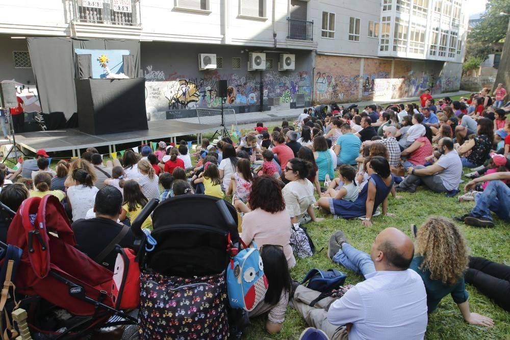 Los títeres llenan de vida las calles