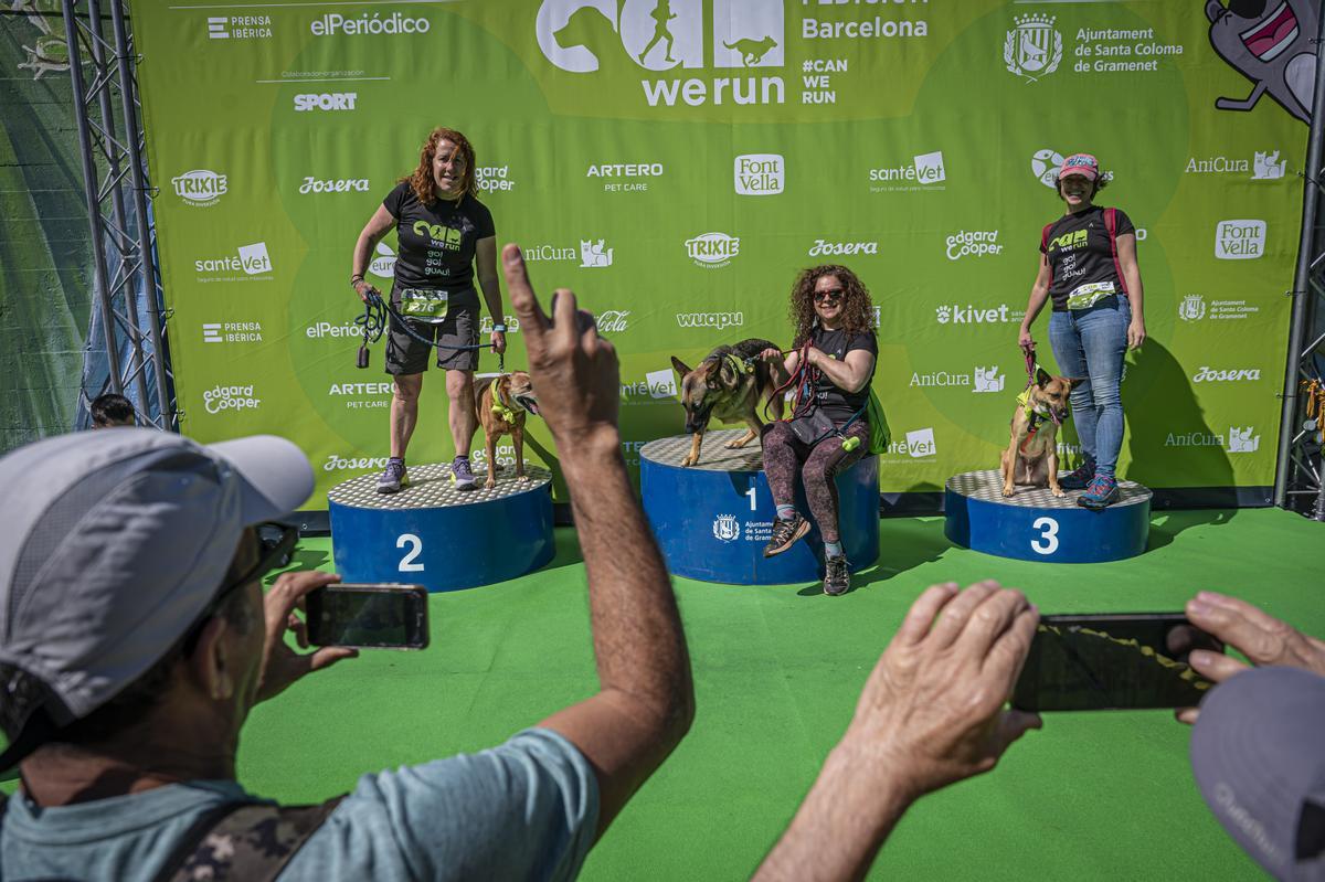 CAN WE RUN BARCELONA. La carrera organizada por Prensa Ibérica y El Periódico de Catalunya con la colaboración de Sport ,  donde las personas y sus mascotas perrunas corren en familia