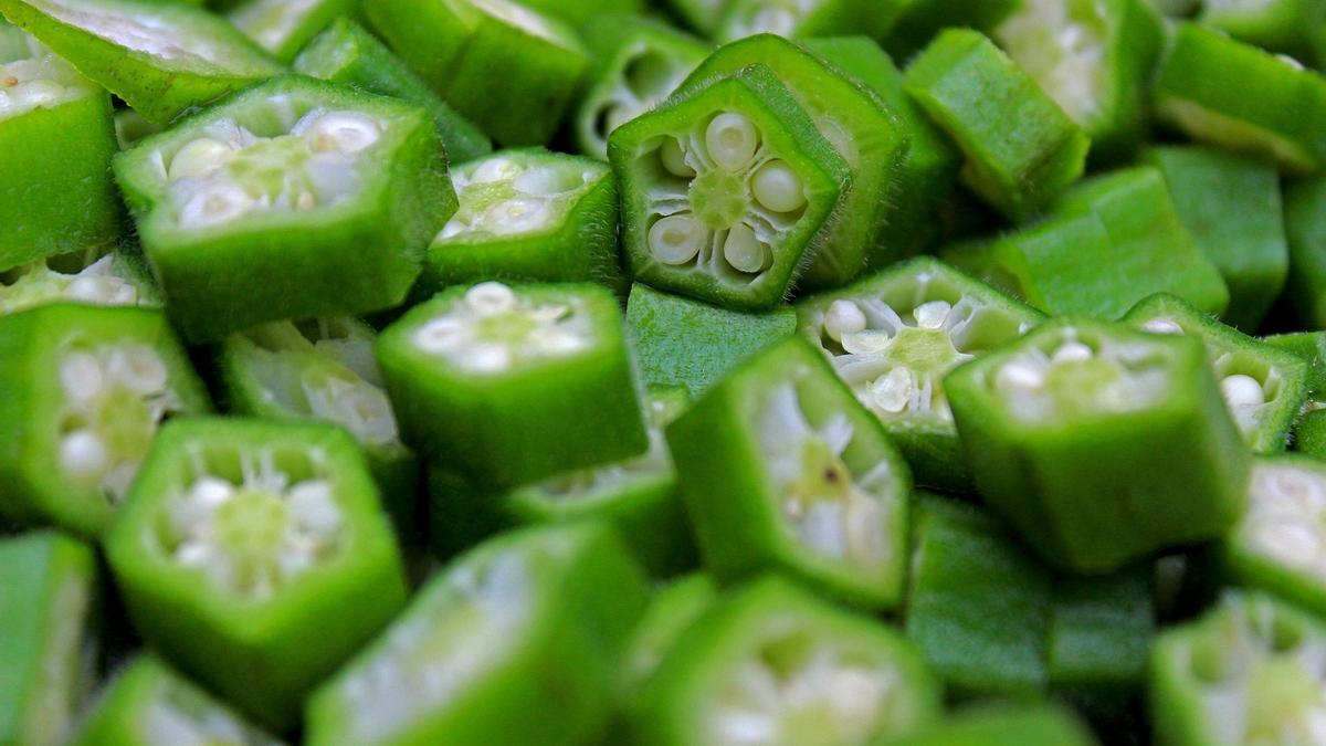 Okra (Abelmoschus esculentus) el superalimento para perder peso que