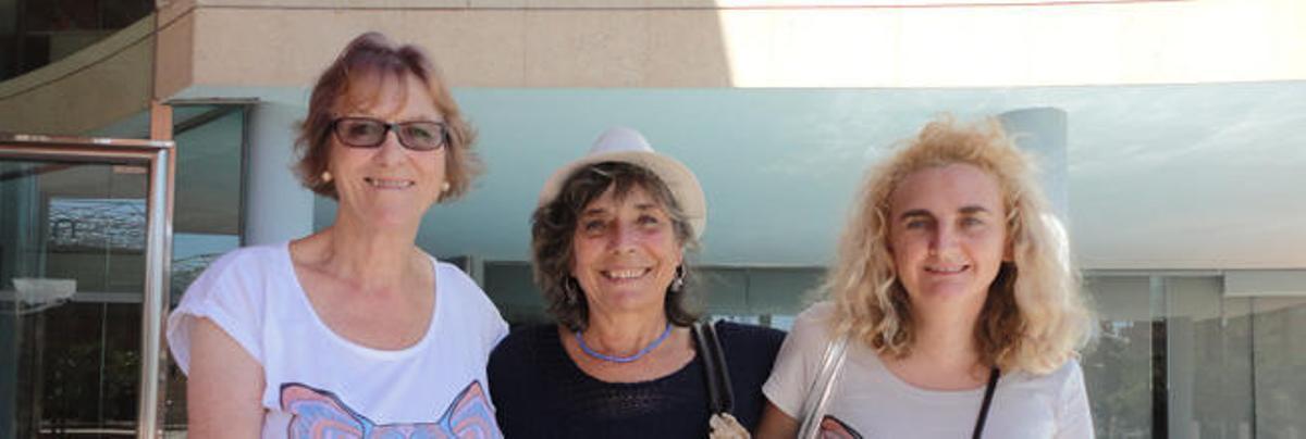 Angela Collins, Ángeles Guijarro y Lara Varga