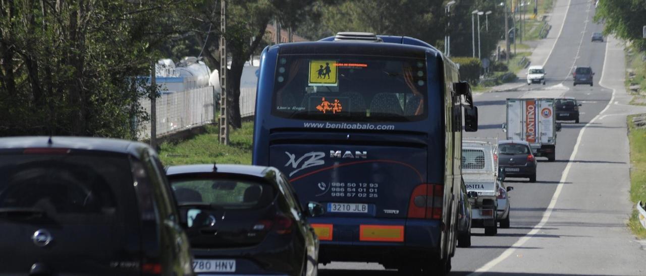 Imagen de la carretera PO-531, a su paso por A Goulla (Meis)