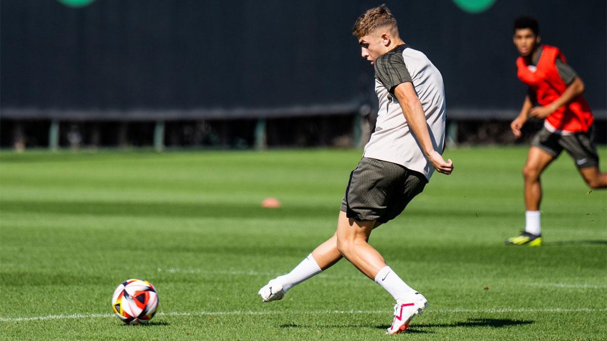 Fermín López, en un entrenamiento esta semana con el filial