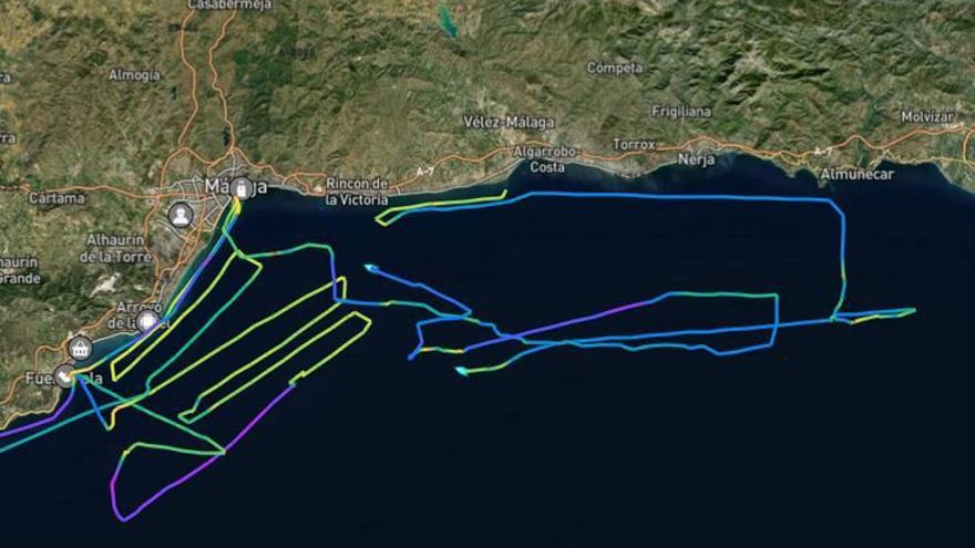 Buscan a dos jóvenes desaparecidos cuando practicaban paddle surf en Málaga