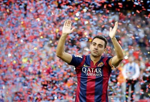 Homenaje a Xavi en el Camp Nou