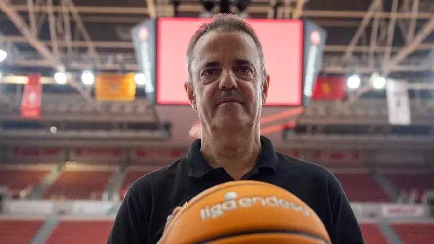 Vídeo | A Porfirio Fisac se le atraganta el Príncipe Felipe