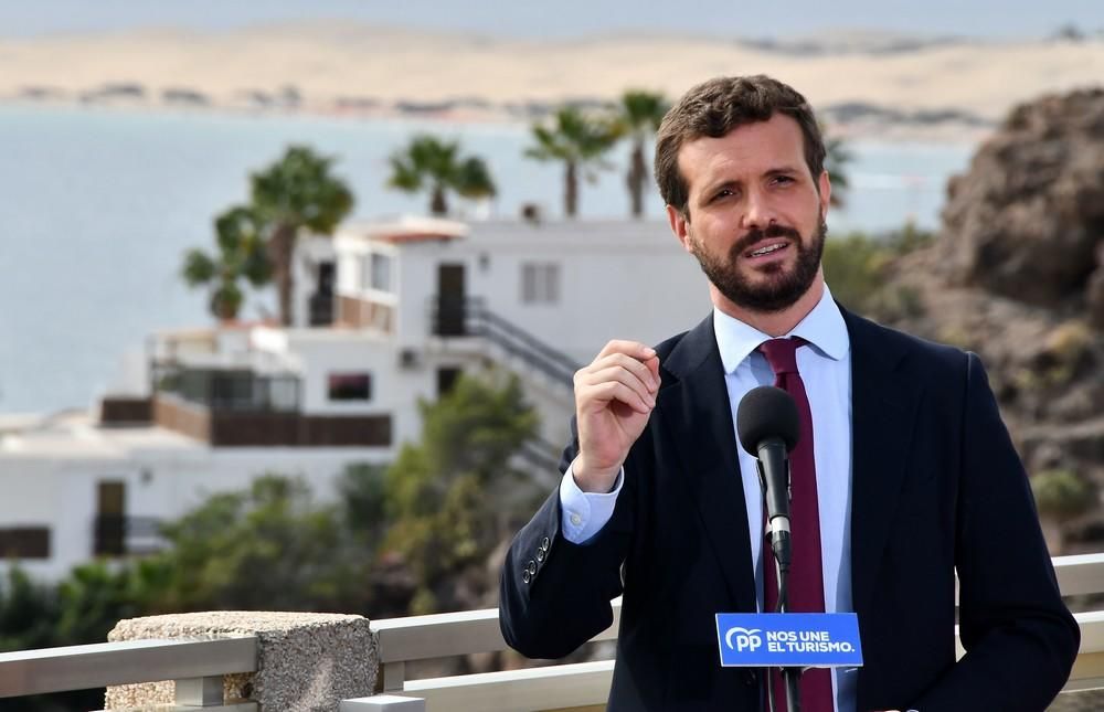 Encuentro de Pablo Casado (PP) con hoteleros en el sur de Gran Canaria