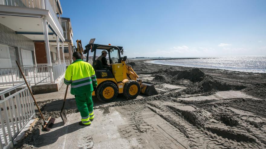 Compromís reclama la protección de los barrenderos en Santa Pola ante la ola de calor