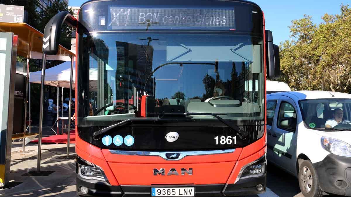 Autobús de la línea X1, la primera semidirecta de TMB