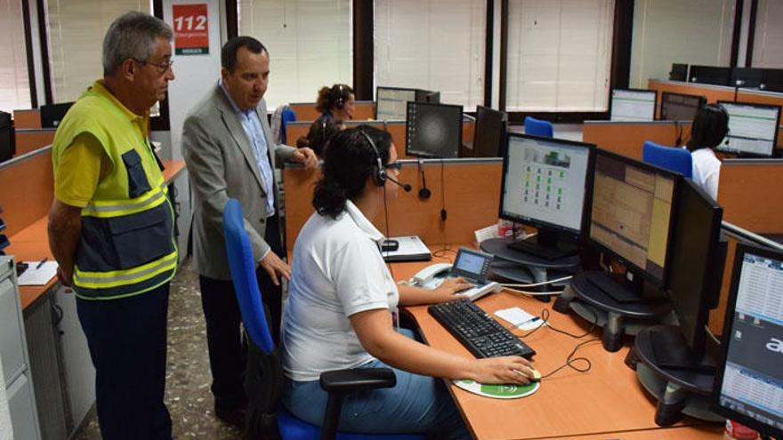 Rafael Gálvez y José Luis Ruiz Espejo, en la sede del 112.