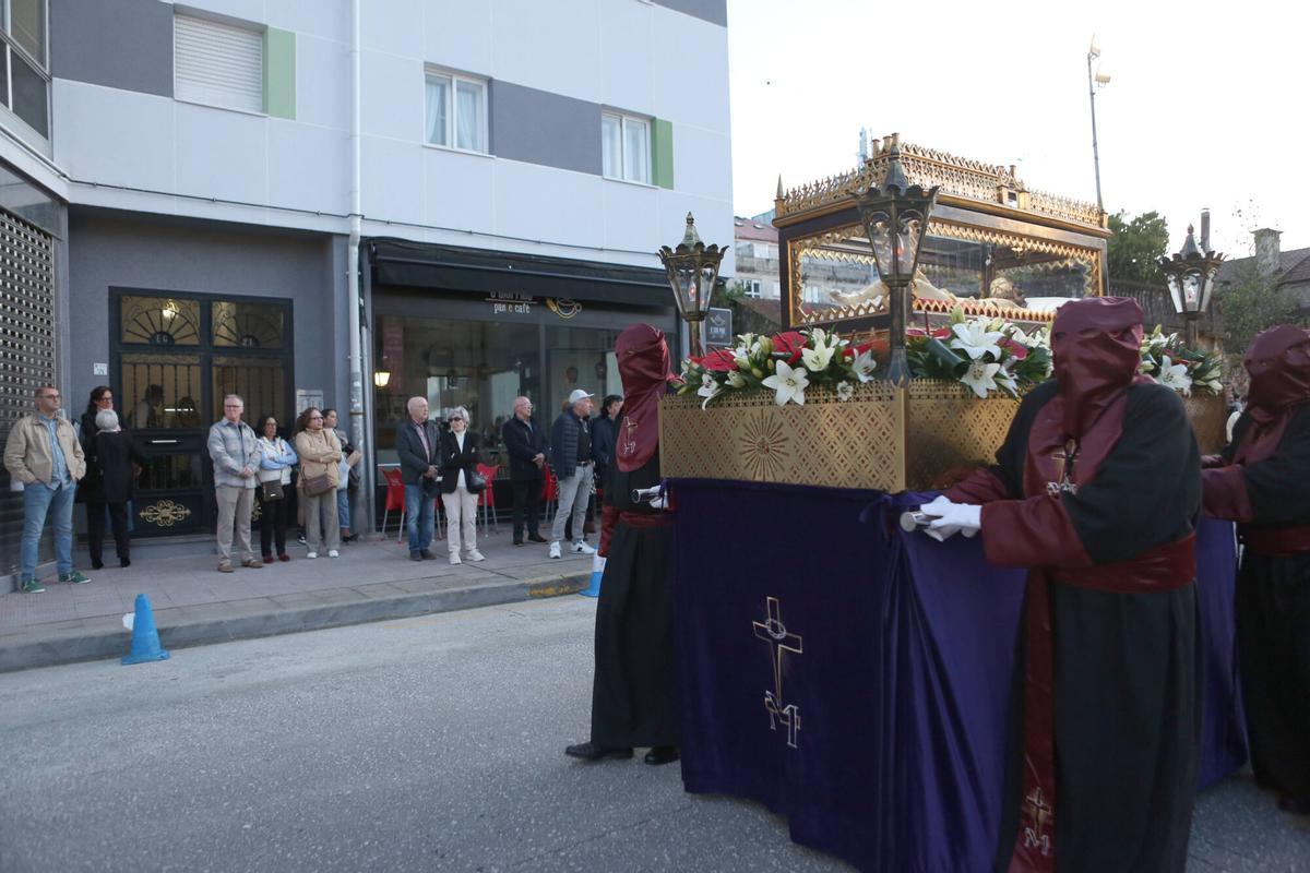 Procesión del Santo Entierro en el casco urbano de A Estrada Procesión del Santo Entierro en el casco urbano de A Estrada
