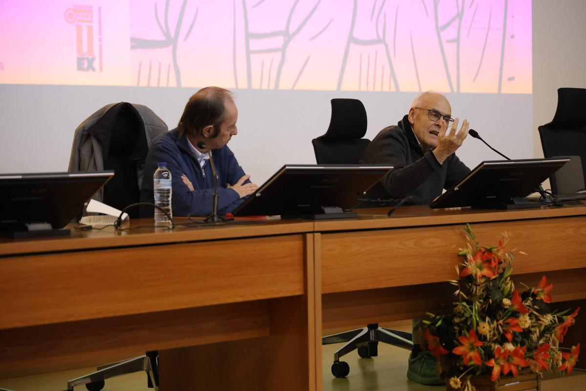 Galería | Así fue la charla en Cáceres