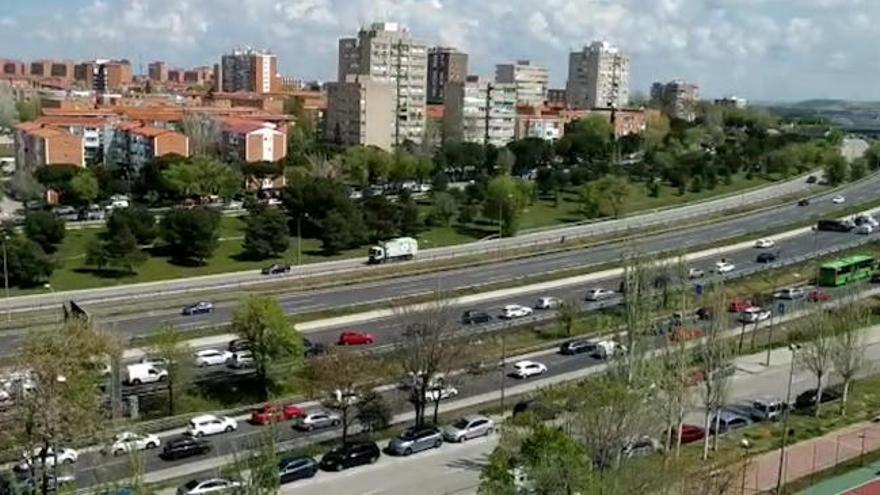 Vídeo: Grandes retenciones en Madrid por los controles de Semana Santa