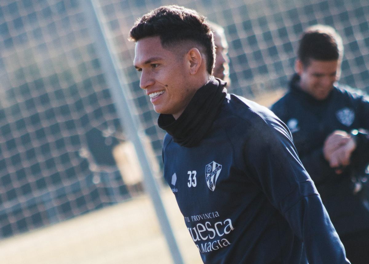 Daniel Luna, en un entrenamiento antes de la visita al Burgos.