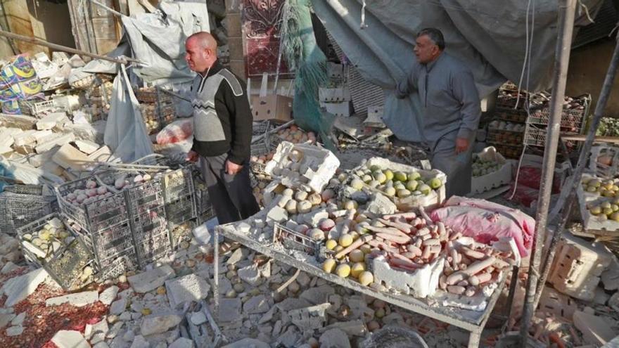 Al menos 53 muertos en el bombardeo de un mercado en una ciudad rebelde cercana a Alepo