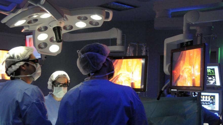 Una operació quirúrgica als nous quiròfans de Sant Joan de Déu
