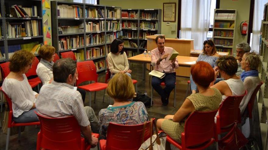 La biblioteca de Calatorao se abre a la escultura y la poesía