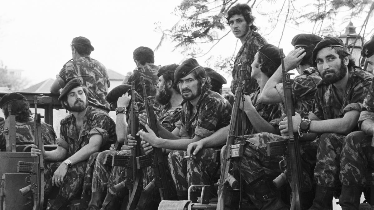 Vuelta a casa de soldados portugueses enviados a sofocar la rebelión en la hasta entonces ‘productiva’ Angola, el 12 de noviembre de 1975.