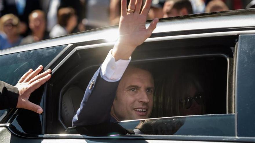 El partido de Macron sienta las bases para una victoria histórica