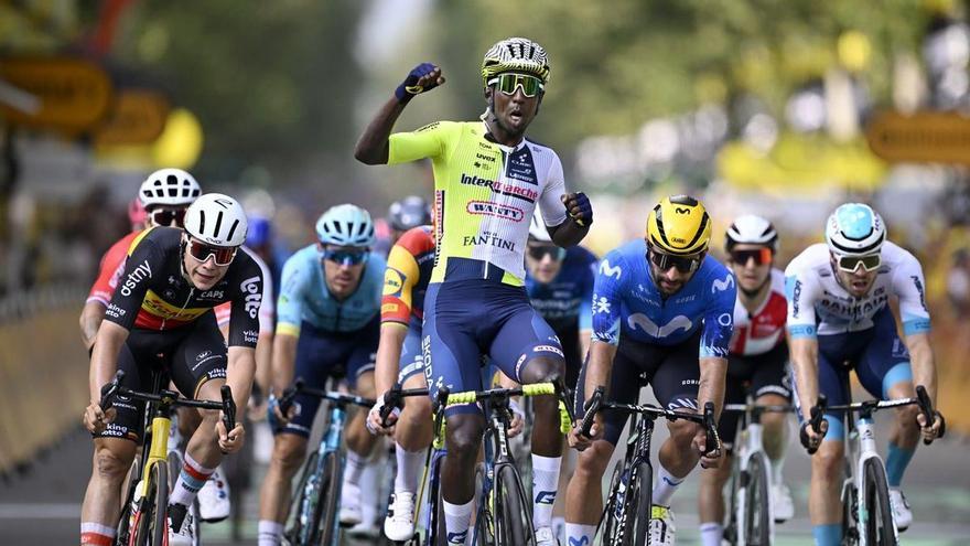 Girmay gana al esprint en Turín la tercera etapa del Tour