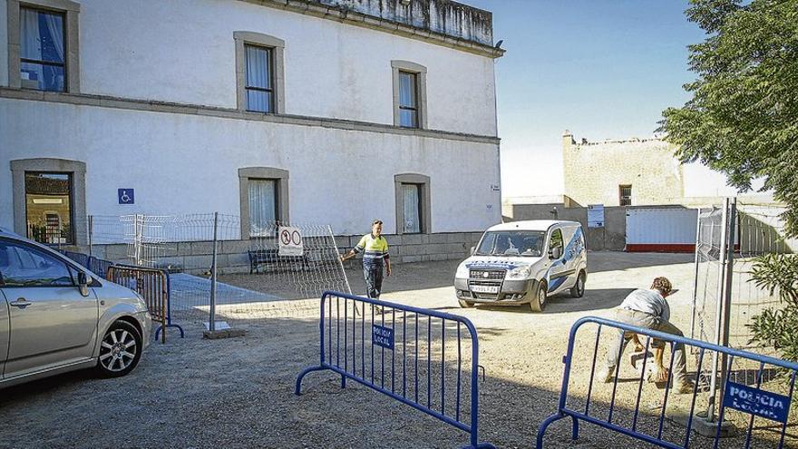 Iniciada la obra para la &quot;demolición técnica&quot; del cubo de Badajoz, que se realizará de forma manual