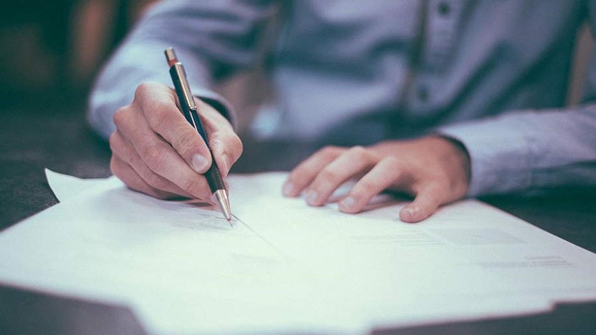 Imagen de archivo de la firma de una hipoteca.  | CEDIDA