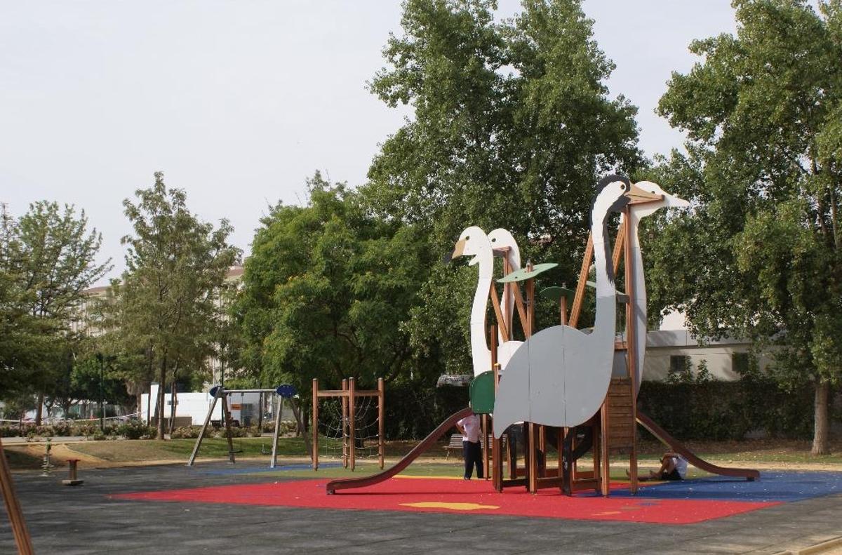 El Parque de Huelin, perfecto para pasar un día al aire libre: con lagunas, puentes de madera y atracciones para los niños