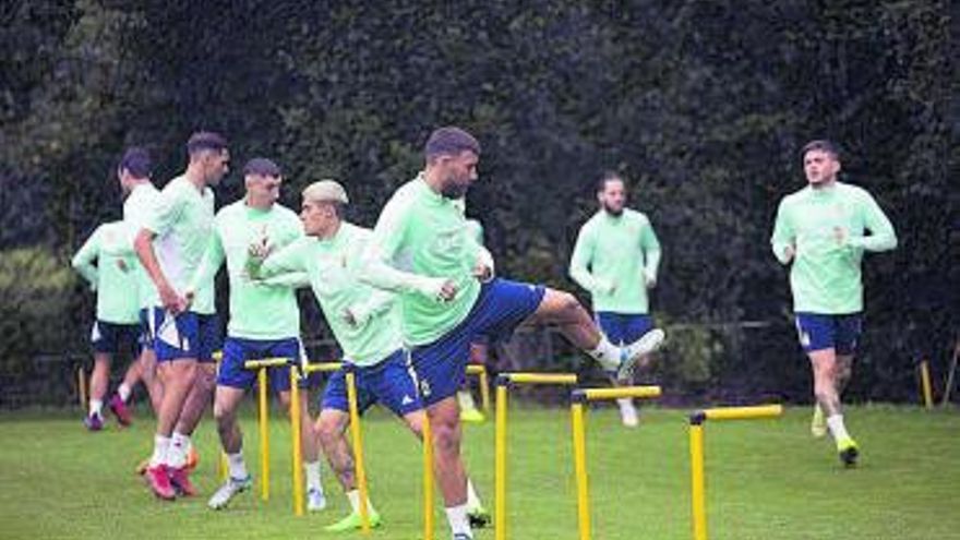 Enrich, en primer término, durante el entrenamiento de ayer. | Miki López