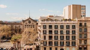 El hotel Casa Luz, con acceso desde la ronda Universitat.