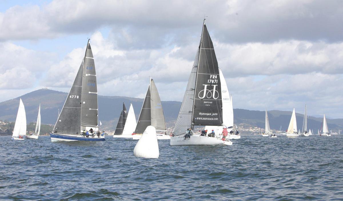 Un momento de la regata. | JUAN CABALLERO