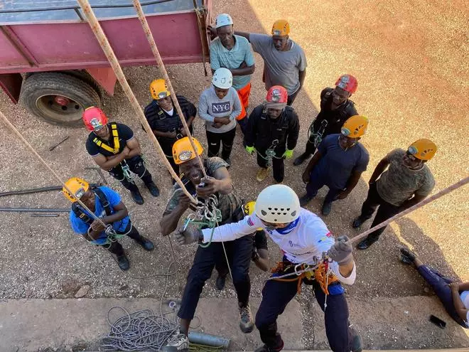 Colofón del módulo de formación de los bomberos de Gran Canaria en Gambia