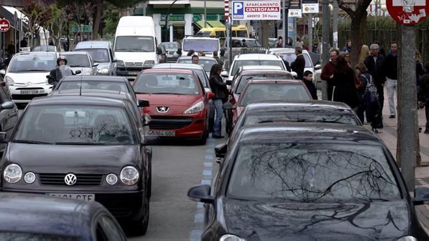 Los gases generados por los vehículos y los atascos son una de las principales causas del aumento de la contaminación.