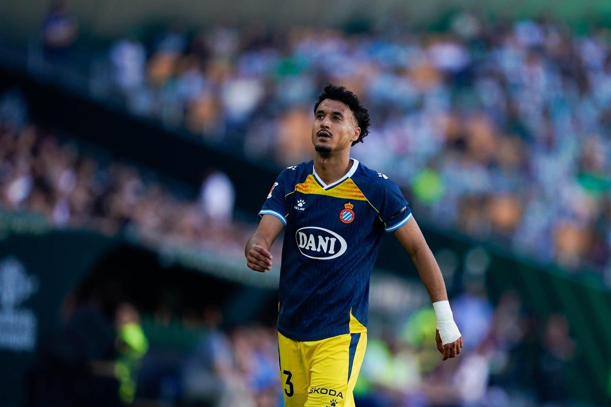 Omar El Hilali, lateral del Espanyol, ya mira hacia el derbi
