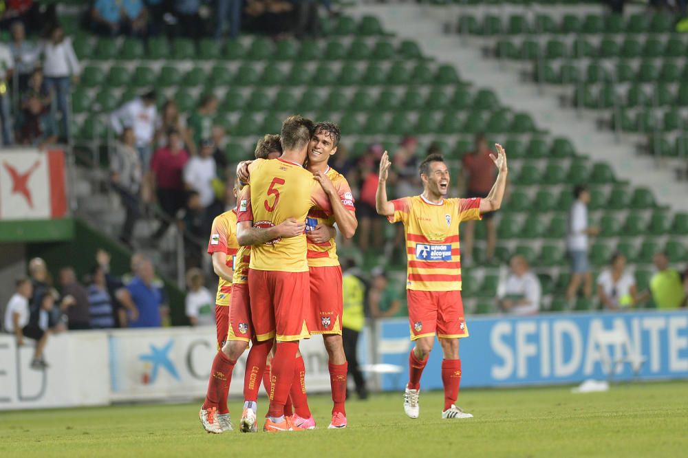 El Elche se muestra espeso y sin ideas ante el Alcoyano.