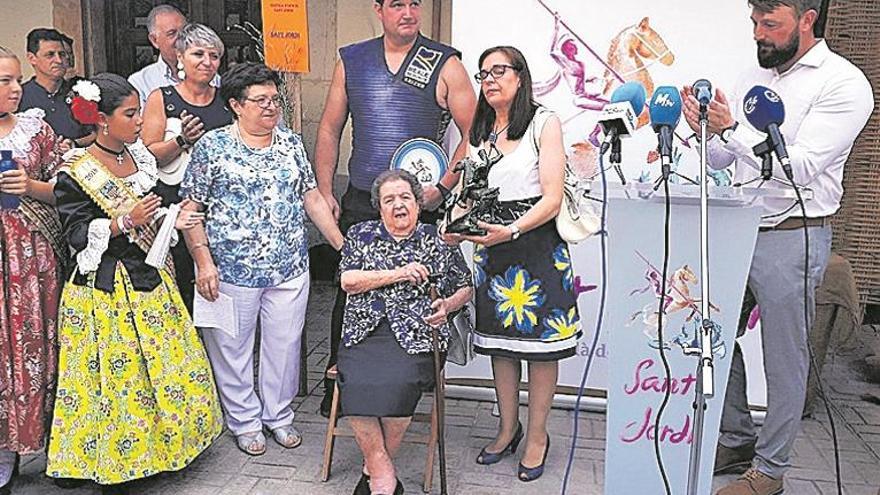 Sant Jordi abre la Mostra d’Oficis con la visita estelar de Perurena