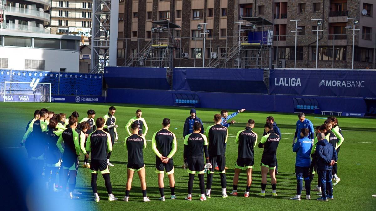 Los jugadores del Andorra, durante un entrenamiento
