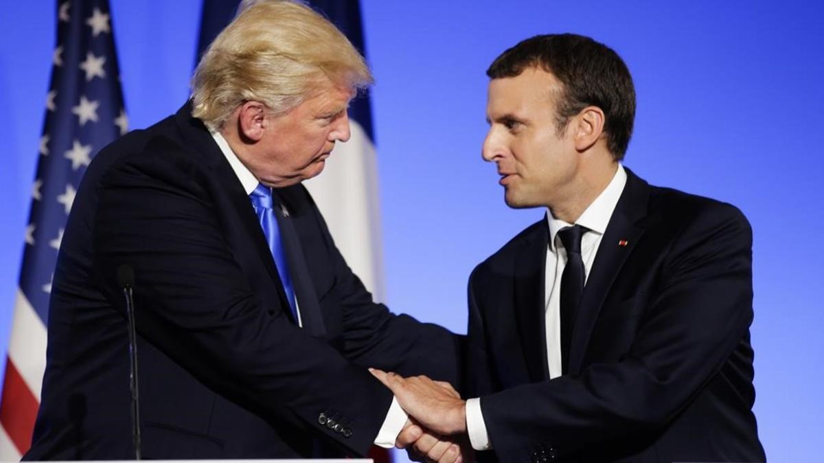 zentauroepp39289362 u s president donald trump  left  shakes hands with french p170713202652