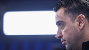 Xavi atiende a una pregunta en la sala de prensa este viernes.