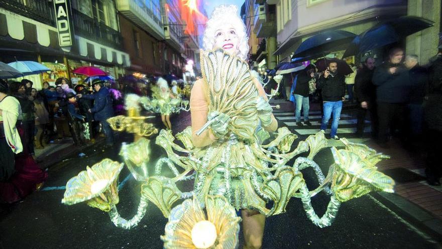 Desfile de carrozas y comparsas de A Coruña.