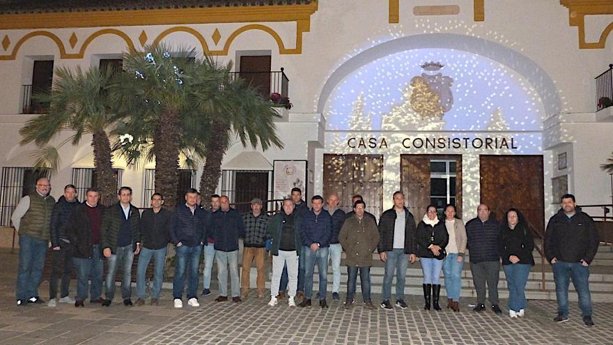 Los trabajadores de LCG Fruit en Palma del Río denuncian una red empresarial para evadir obligaciones laborales