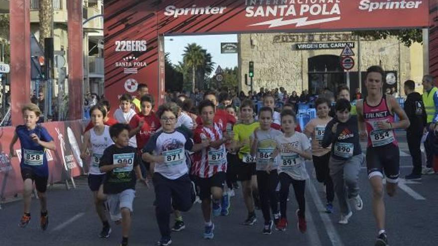 Los futuros atletas se lucen en la Mini Maratón