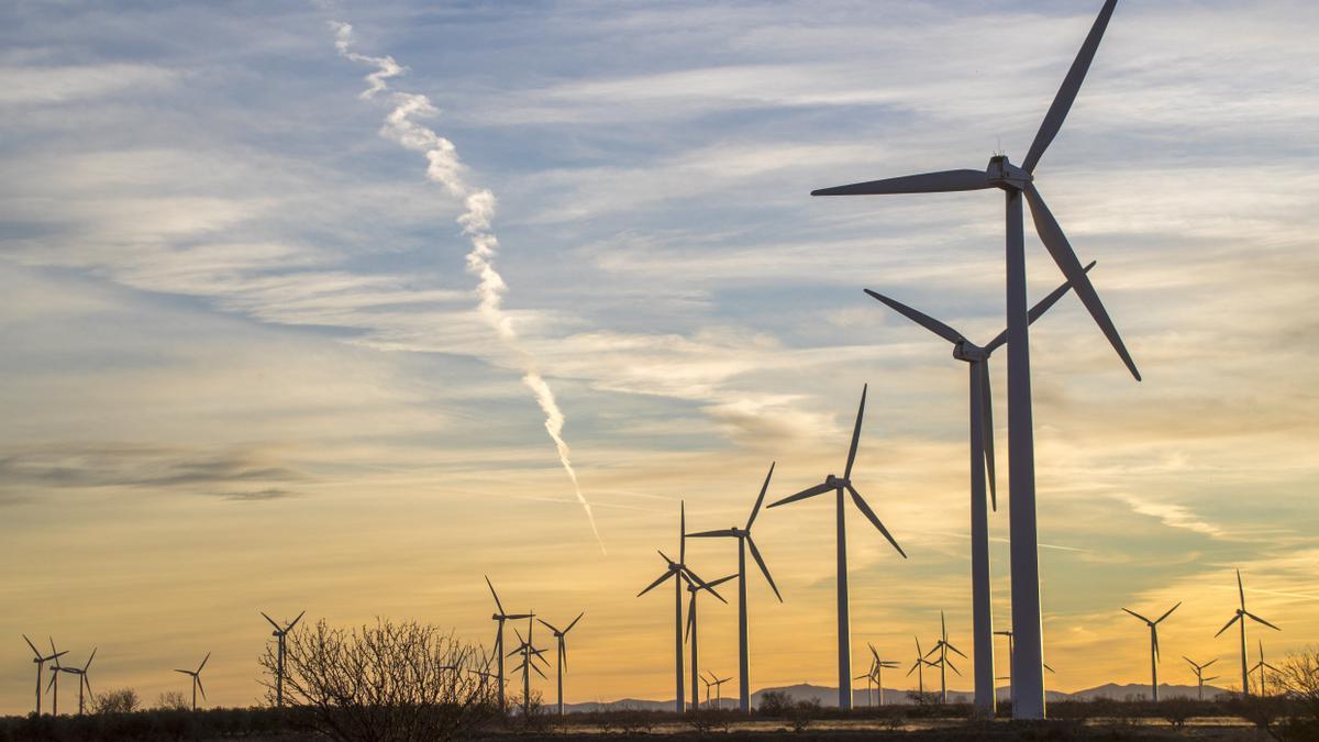 El precio medio de la luz se colocará por debajo de la barrera de los 200 €/MWh por quinta jornada consecutiva.