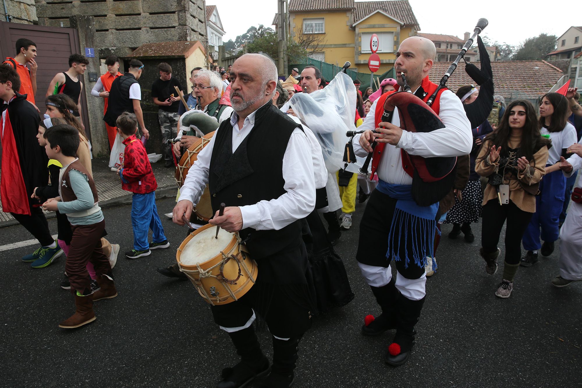 Búscate en las fotos del fin de fiesta del Entroido de O Hío