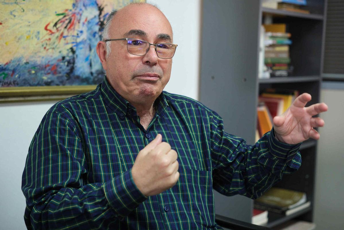 Manuel Hernández, catedrático de Historia de América de la Universidad de La Laguna.