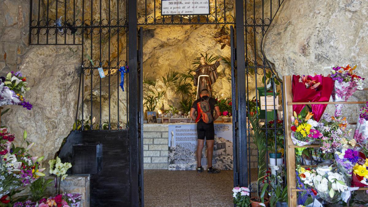Cueva y ermita de San Pascual en Orito