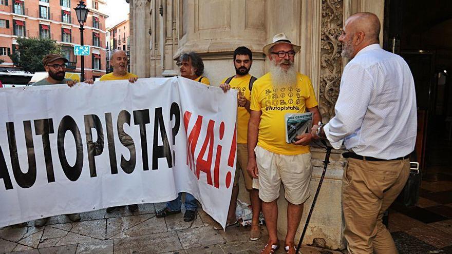 Los políticos del Consell quieren evitar la protesta de los antiautopista en las obras.