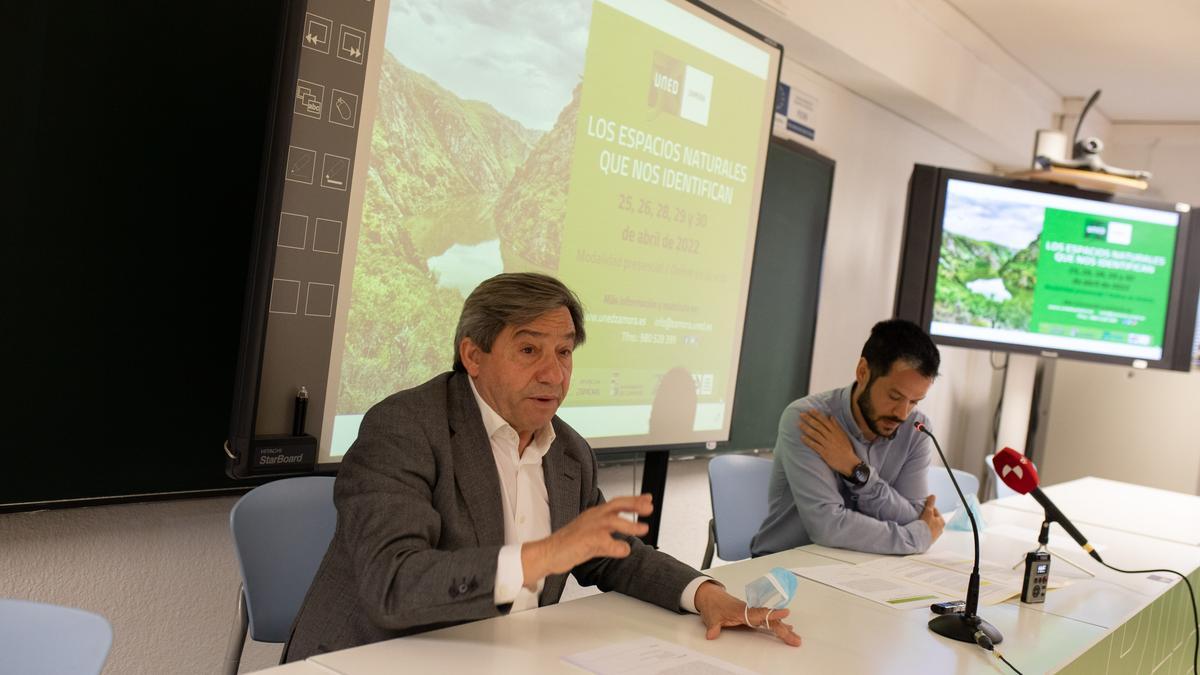 Juan Andrés Blanco y José Delgado, en la presentación del curso de &quot;Los espacios naturales&quot;