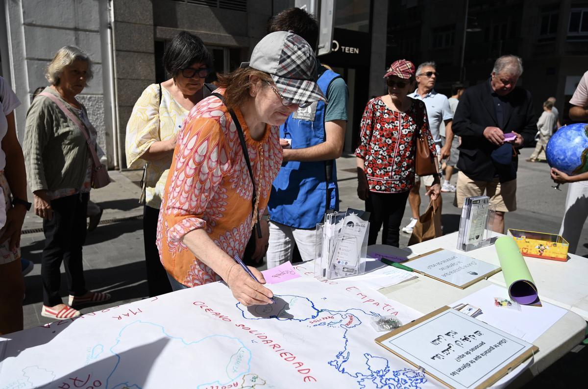PONTEVEDRA.La Asociación Boa Vida celebra el Día Internacional del Refugiado con un acto en la calle Benito Corbal