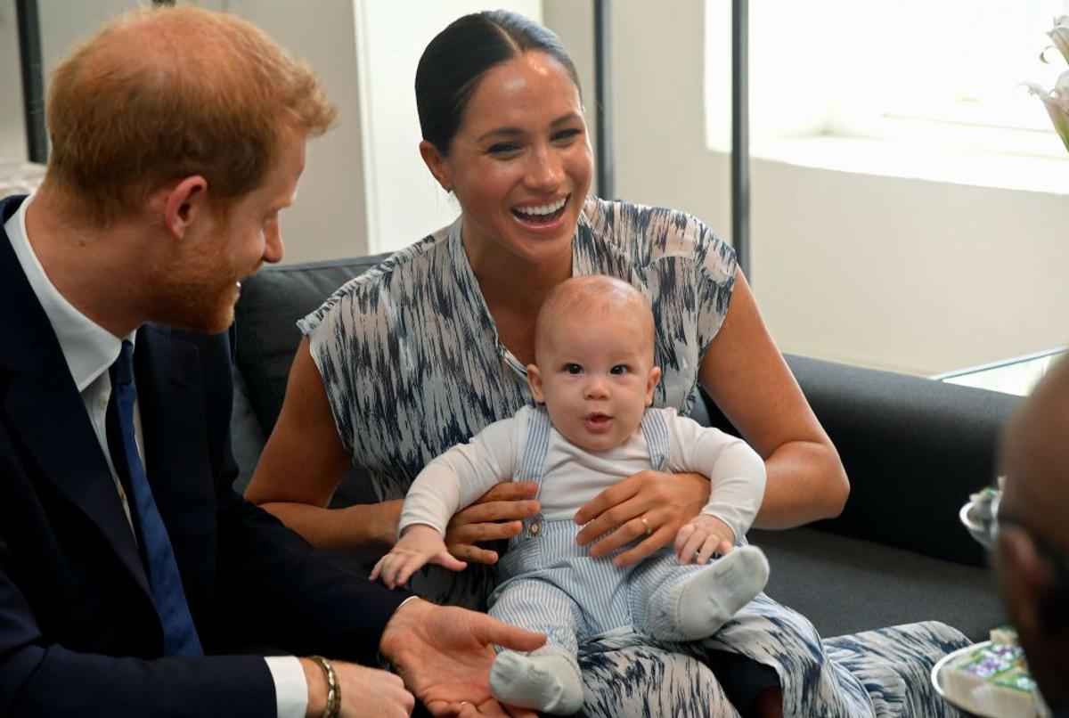 Los Duques de Sussex con su primer hijo en su viaje oficial por África